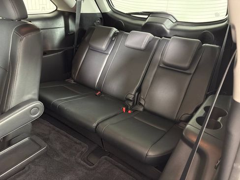 Used 2014 Toyota Highlander Limited FWD image 25
