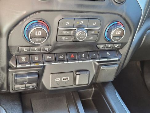 Used 2020 Chevrolet Silverado 2500 LTZ w/ LTZ Premium Package image 28