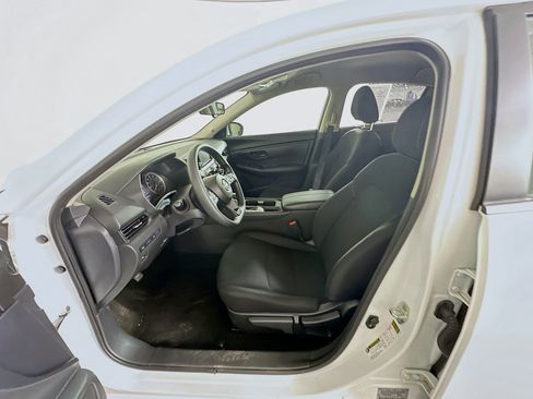 Used 2024 Nissan Sentra S FWD image 13