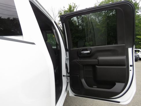 Used 2024 GMC Sierra 3500 Pro w/ Convenience Package image 17