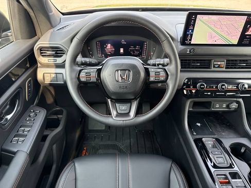 Used 2026 Honda Pilot TrailSport image 19