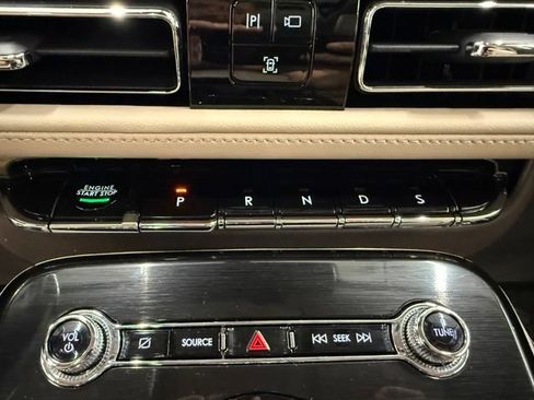 Used 2023 Lincoln Nautilus Reserve AWD/4WD image 16