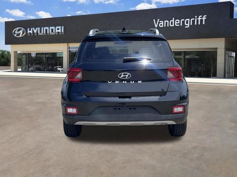 Used 2022 Hyundai Venue SEL FWD image 9