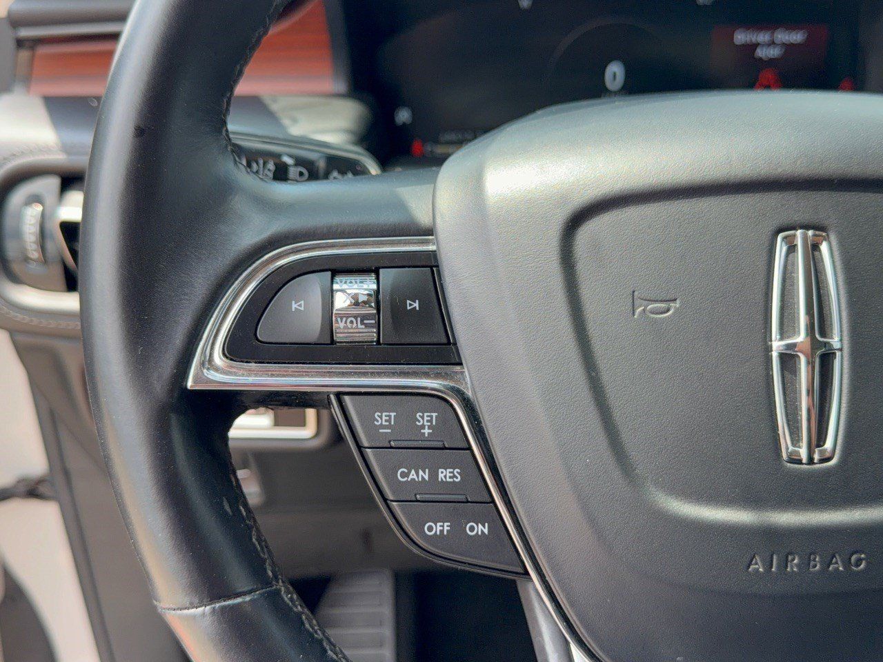 Used 2022 Lincoln Nautilus Reserve w/ Luxury Package FWD image 18