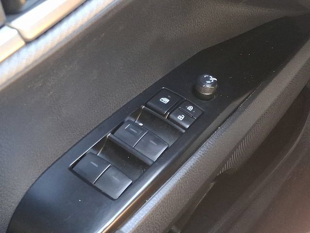 Used 2025 Toyota Camry SE w/ Convenience Package AWD/4WD image 23