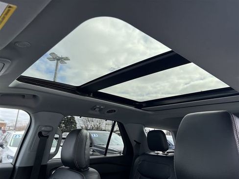 Used 2022 Ford Explorer Limited w/ Equipment Group 301A image 21