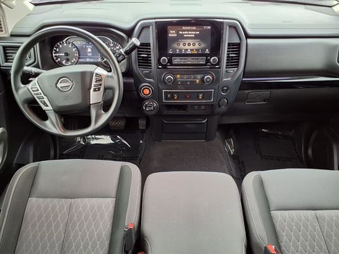Used 2023 Nissan Titan SV image 4