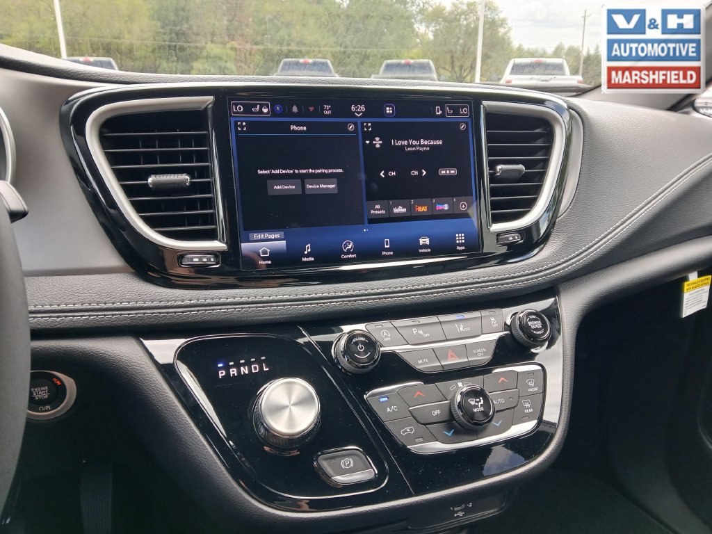 New 2027 Chrysler Pacifica Select FWD image 19
