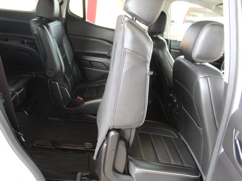 Used 2023 GMC Acadia Denali w/ Denali Technology Package AWD/4WD image 21