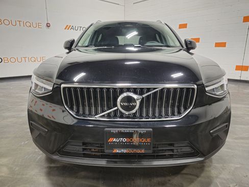 Used 2024 Volvo XC40 B5 Core image 12