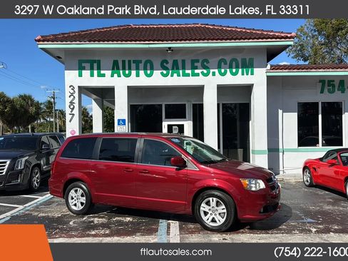 Used 2018 Dodge Grand Caravan SXT FWD image 1