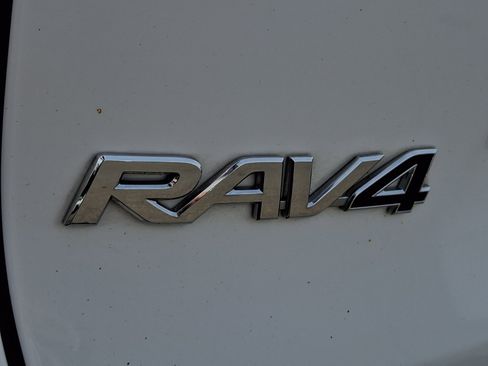 Used 2023 Toyota RAV4 XLE image 31