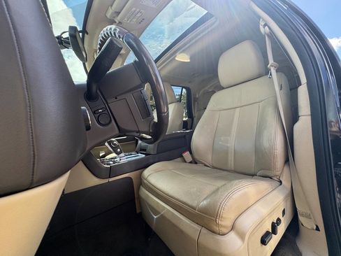 Used 2015 Lincoln Navigator 4WD w/ Equipment Group 101A Reserve image 9