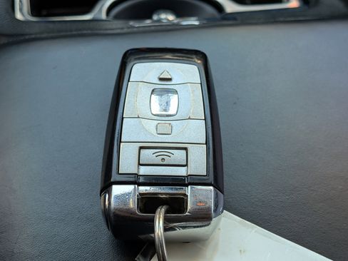 Used 2013 Rolls-Royce Ghost RWD image 34