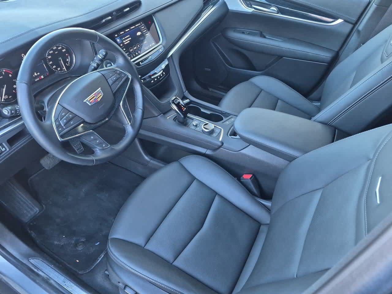 Used 2024 Cadillac XT5 Premium Luxury AWD/4WD image 2
