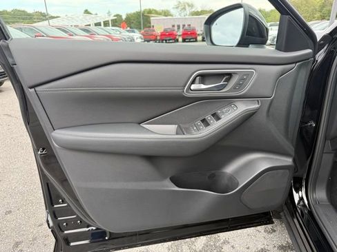 New 2026 Nissan Rogue Platinum w/ Platinum Premium Package image 10