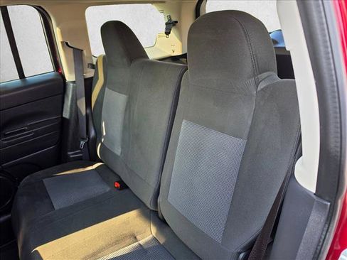 Used 2015 Jeep Patriot Sport AWD/4WD image 17