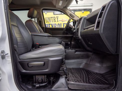 Used 2017 RAM 3500 Tradesman image 17