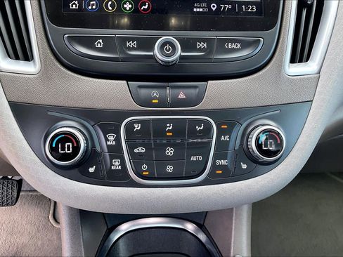 Used 2024 Chevrolet Malibu LT image 35