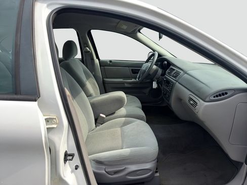 Used 2003 Ford Taurus SE FWD image 27