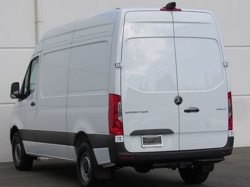 Used 2025 Mercedes-Benz Sprinter 2500 image 5