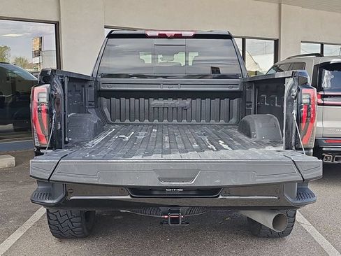 Used 2024 GMC Sierra 2500 AT4 w/ Technology Package AWD/4WD image 28