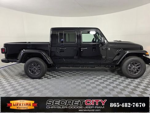 New 2025 Jeep Gladiator Sport image 8