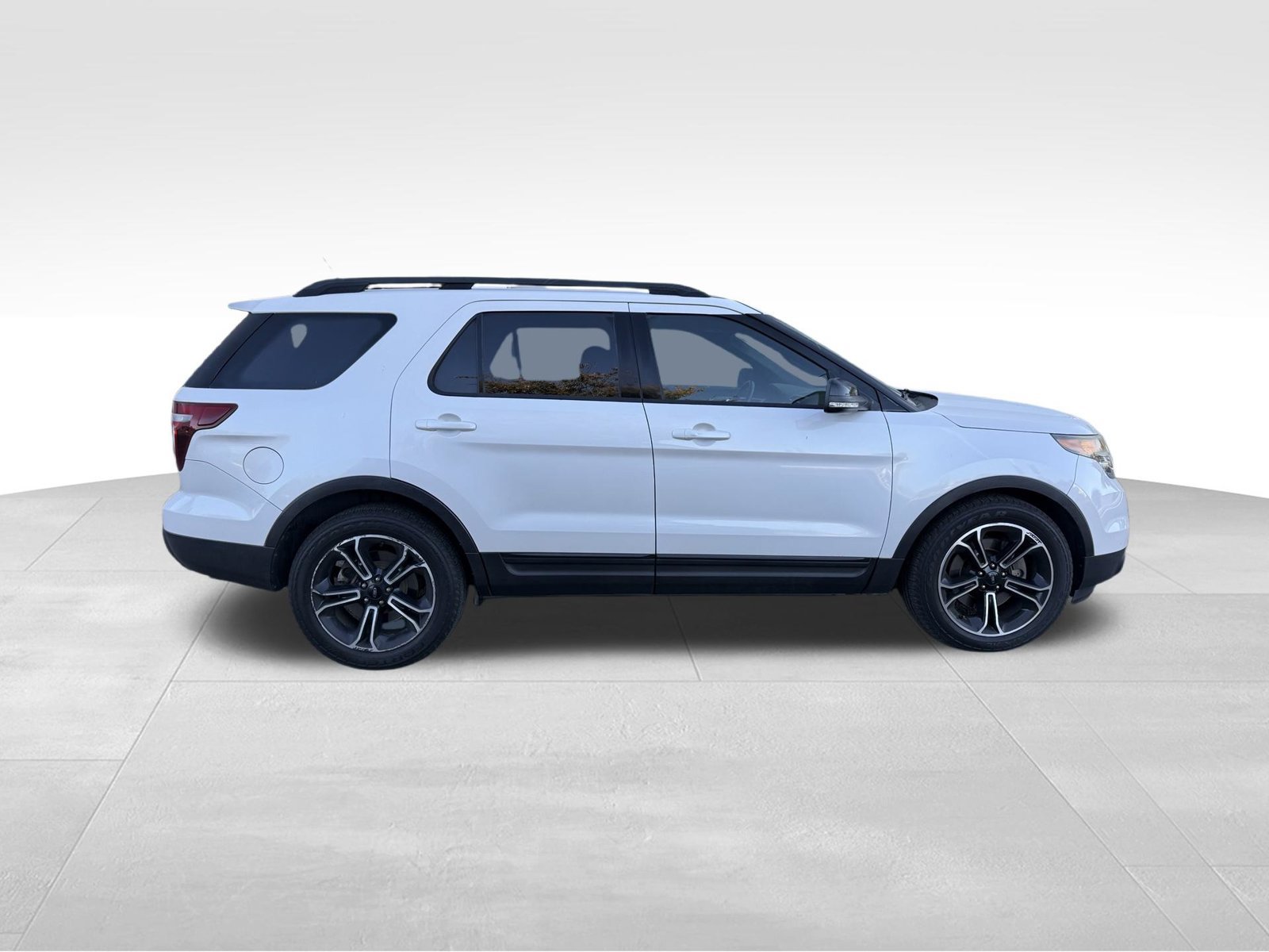 Used 2015 Ford Explorer Sport w/ Equipment Group 401A AWD/4WD image 2