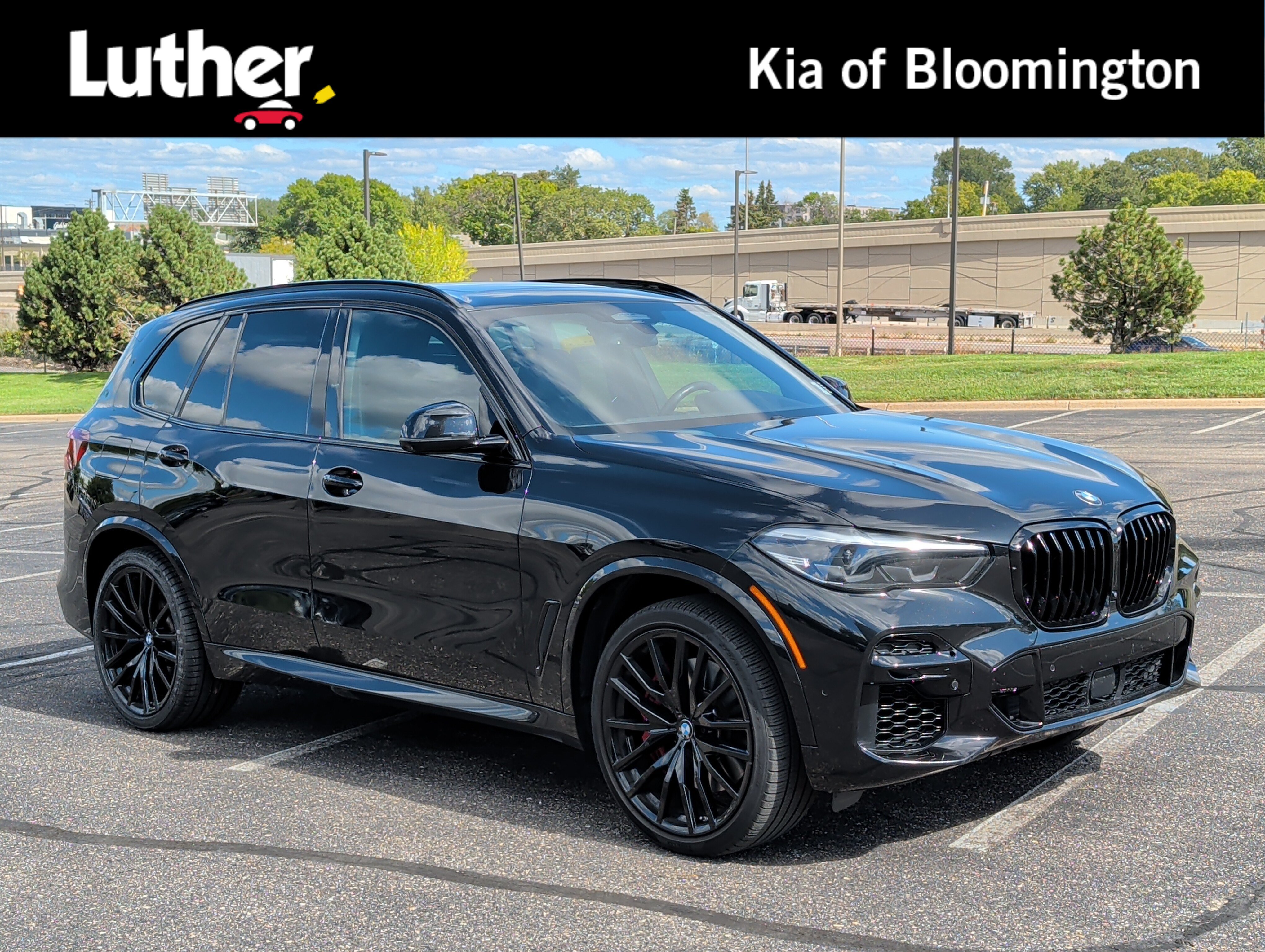 Used 2022 BMW X5 M50i AWD/4WD image 1