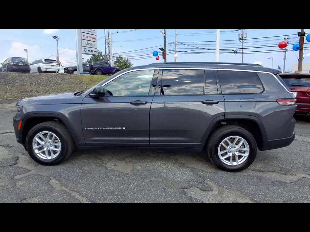 Used 2024 Jeep Grand Cherokee L Laredo AWD/4WD image 5