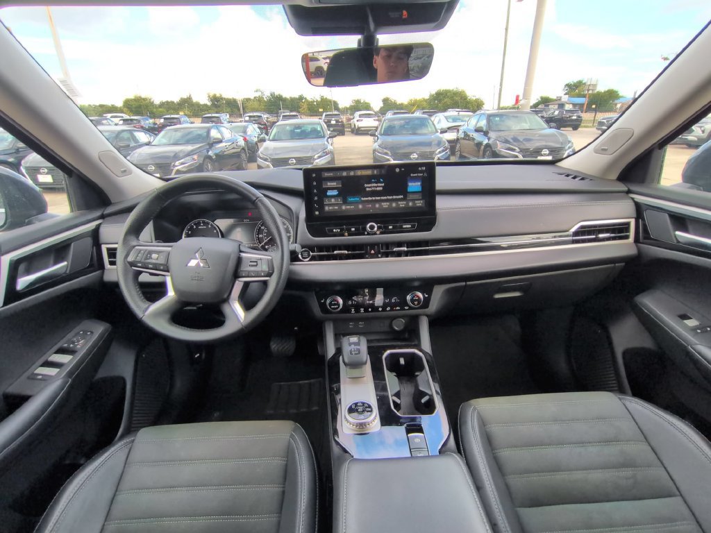 Used 2025 Mitsubishi Outlander SE AWD/4WD image 25
