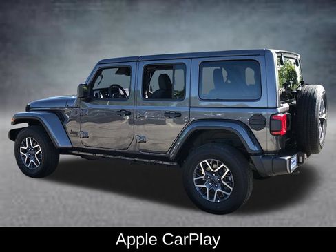 Used 2025 Jeep Wrangler Unlimited Sahara AWD/4WD image 8