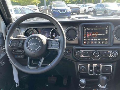 Used 2023 Jeep Wrangler Unlimited w/ Cold Weather Group AWD/4WD image 2