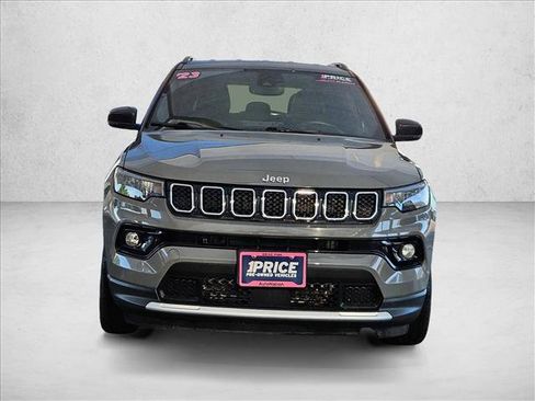 Used 2023 Jeep Compass Limited AWD/4WD image 2
