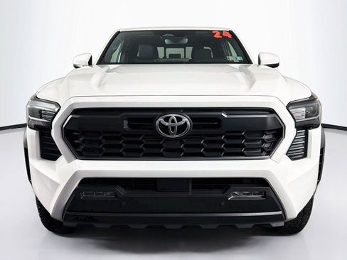 Used 2024 Toyota Tacoma TRD Off-Road w/ TRD Off Road Upgrade Package AWD/4WD image 6