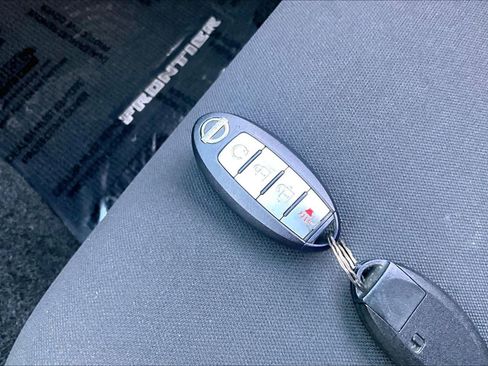 Used 2022 Nissan Frontier Pro-X w/ Technology Package image 14