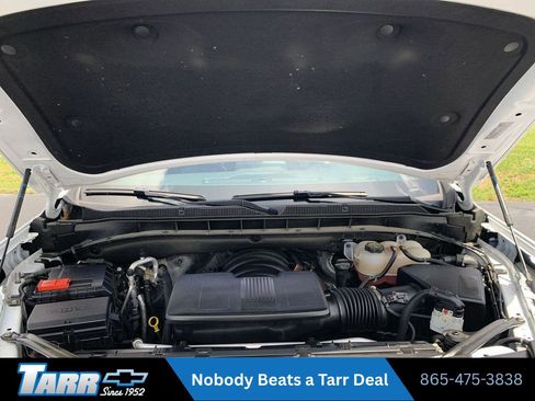 Used 2024 Chevrolet Suburban LT AWD/4WD image 17