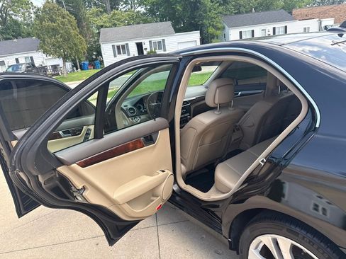 Used 2014 Mercedes-Benz C 300 4MATIC Sedan image 11