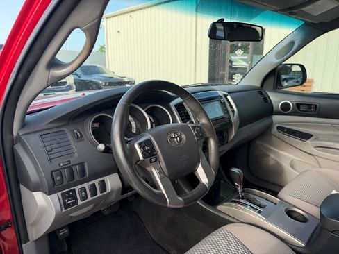 Used 2015 Toyota Tacoma PreRunner w/ SR5 Package image 14