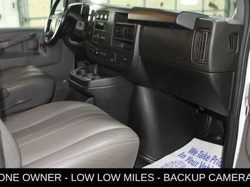 Used 2019 Chevrolet Express 3500 w/ Driver Convenience Package RWD image 22