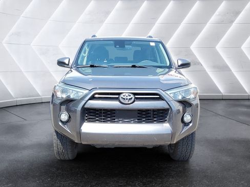 Used 2020 Toyota 4Runner SR5 AWD/4WD image 2