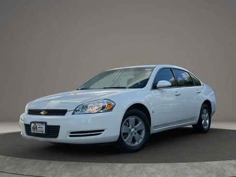Used 2008 Chevrolet Impala LT FWD image 3