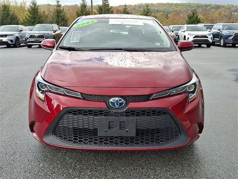 Used 2022 Toyota Corolla LE image 2