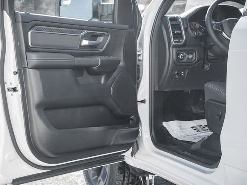 New 2026 RAM 1500 4x4 Crew Cab image 41