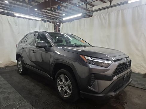 Used 2022 Toyota RAV4 XLE w/ Convenience Package image 3