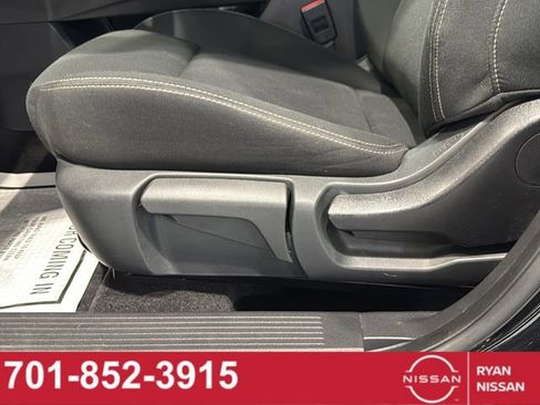 Certified 2023 Nissan Rogue S image 36