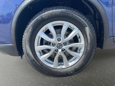 Used 2019 Nissan Rogue SV AWD/4WD image 10
