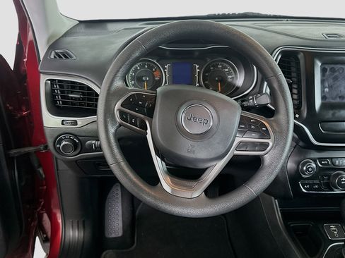 Used 2021 Jeep Cherokee Latitude FWD image 17