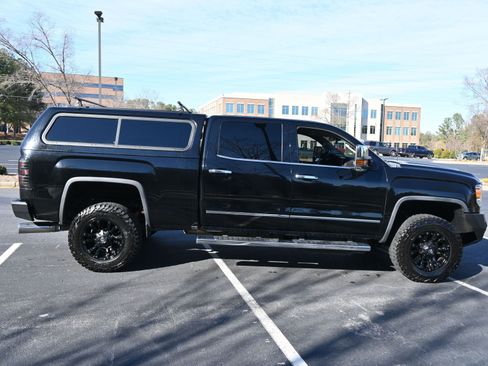 Used 2019 GMC Sierra 3500 Denali w/ Duramax Plus Package image 8