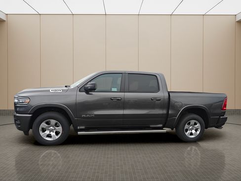 Used 2025 RAM 1500 Big Horn AWD/4WD image 2